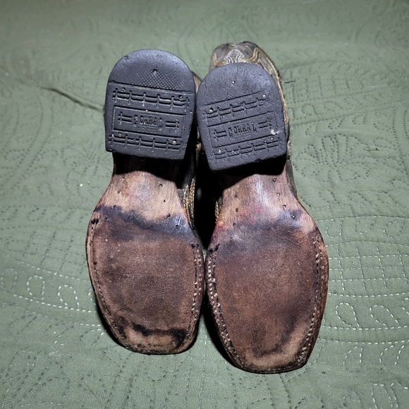 CORRAL Girls Western Cowboy Boots Size 2.5 Square Toe Wings and Cross Embroidery - Picture 8 of 9